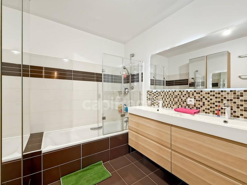 Appartement - 76 m² - 3 pièces