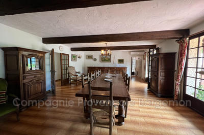 Maison - 190 m² - 8 pièces