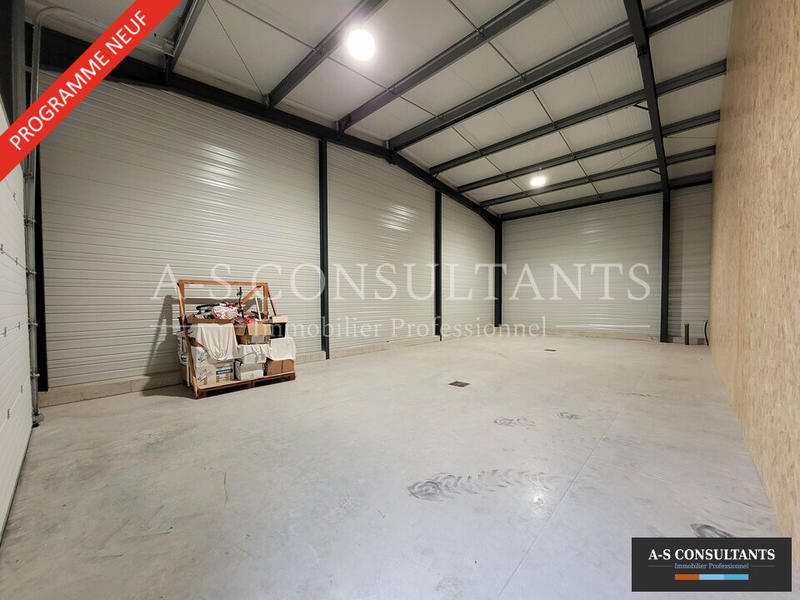 Local d'activité / Entrepôt - 105 m²