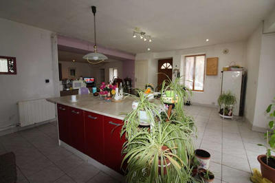 Maison - 200 m² - 9 pièces