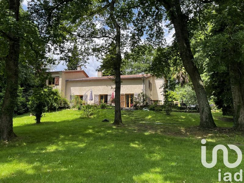 Maison - 280 m² - 9 pièces