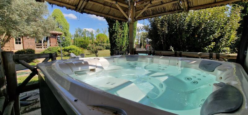 Maison de bois - 214 m² - 9 pièces