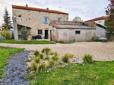 Maison - 220 m² - 9 pièces