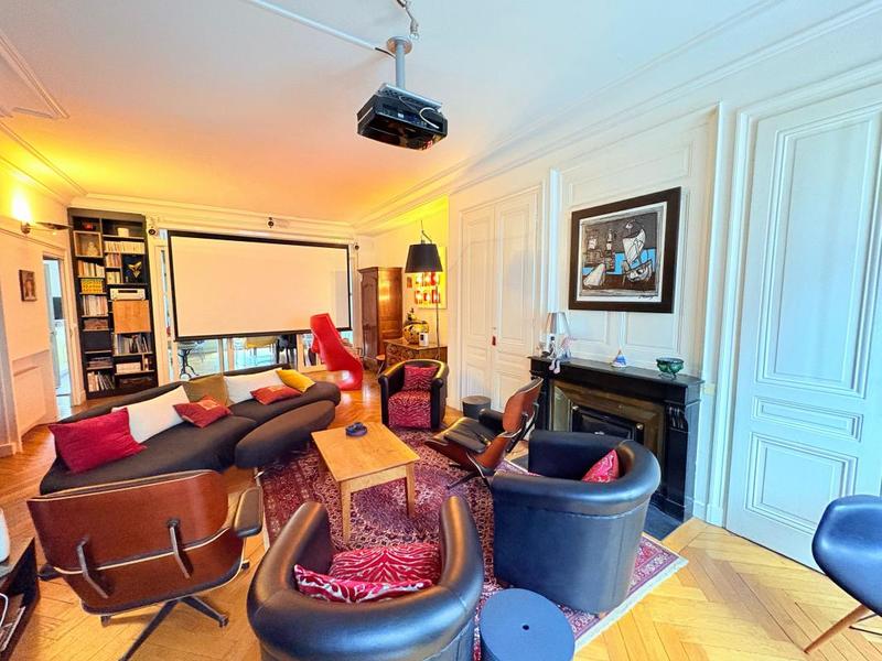 Appartement - 185 m² - 7 pièces