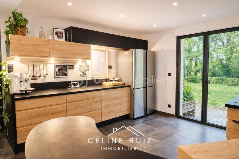 Propriété - 255 m² - 8 pièces