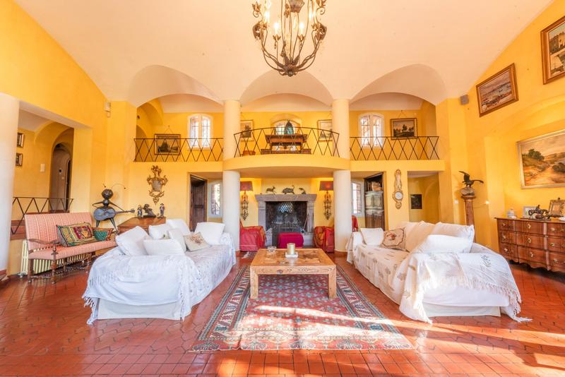 Maison ancienne - 300 m² - 8 pièces