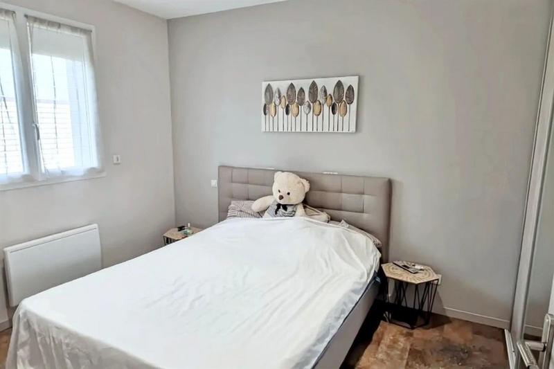 Maison - 305 m² - 9 pièces