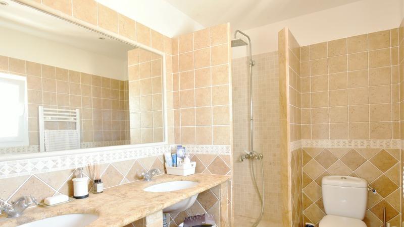 Maison - 215 m² - 5 pièces