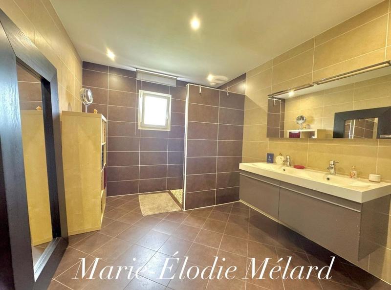 Maison - 147 m² - 7 pièces