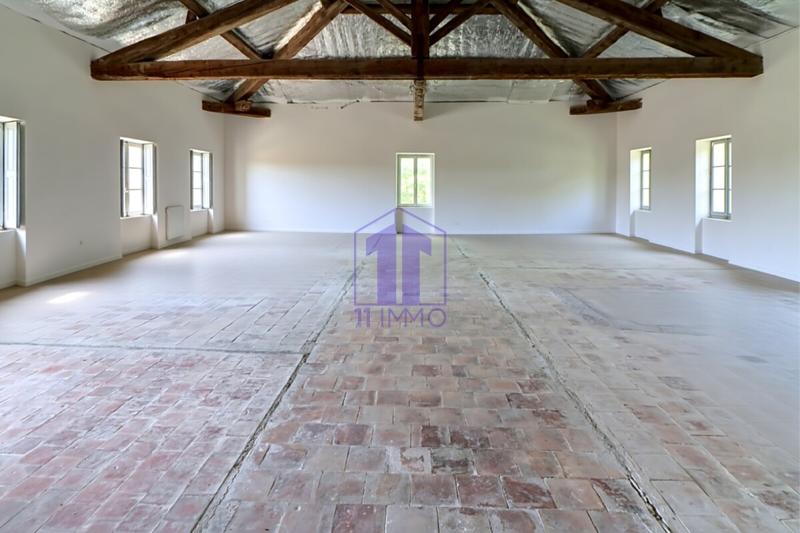 Maison - 390 m² - 8 pièces