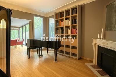 Villa - 230 m² - 10 pièces