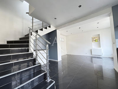 Maison - 53 m² - 23 pièces