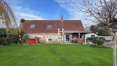 Maison - 201 m² - 6 pièces