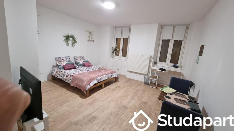 Chambre - 11 m² - 1 pièce