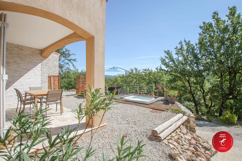 Villa - 145 m² - 6 pièces