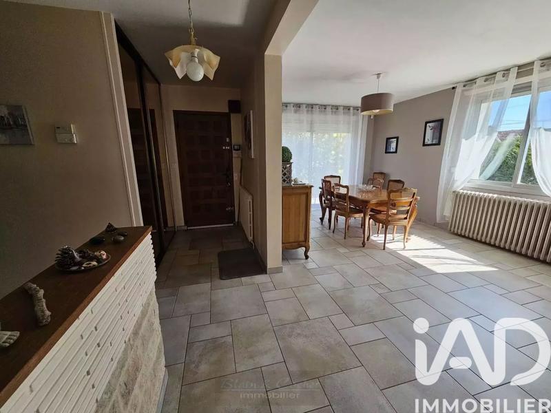 Maison - 215 m² - 9 pièces