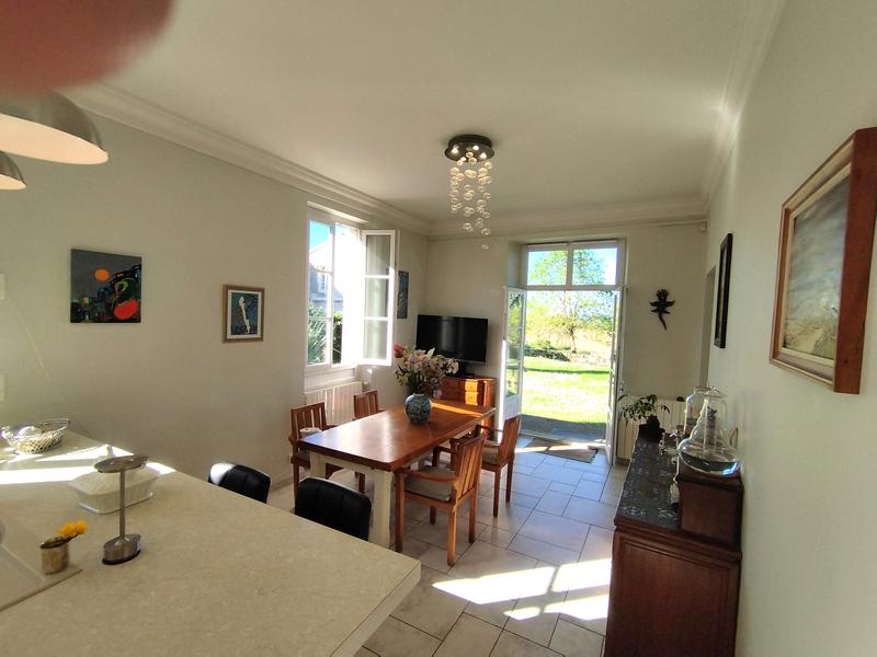 Château - 450 m² - 14 pièces