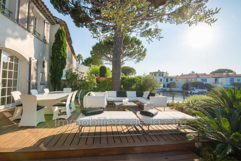 Maison - 210 m² - 7 pièces