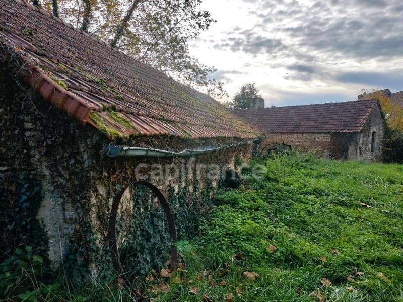 Maison - 300 m² - 2 pièces