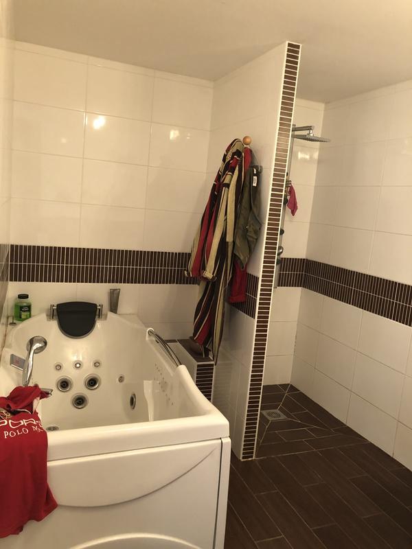 Maison - 300 m² - 6 pièces