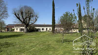 Maison - 354 m² - 10 pièces