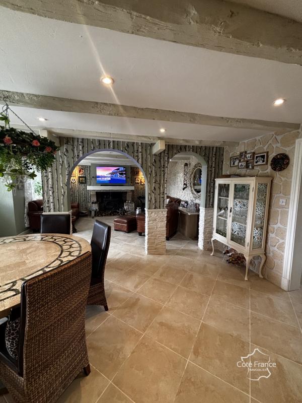 Propriété - 265 m² - 11 pièces