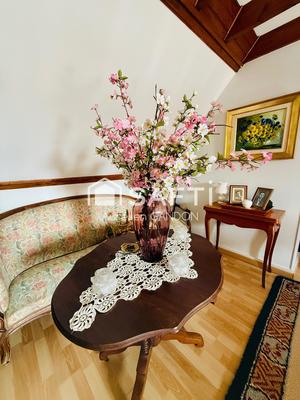 Maison - 238 m² - 9 pièces