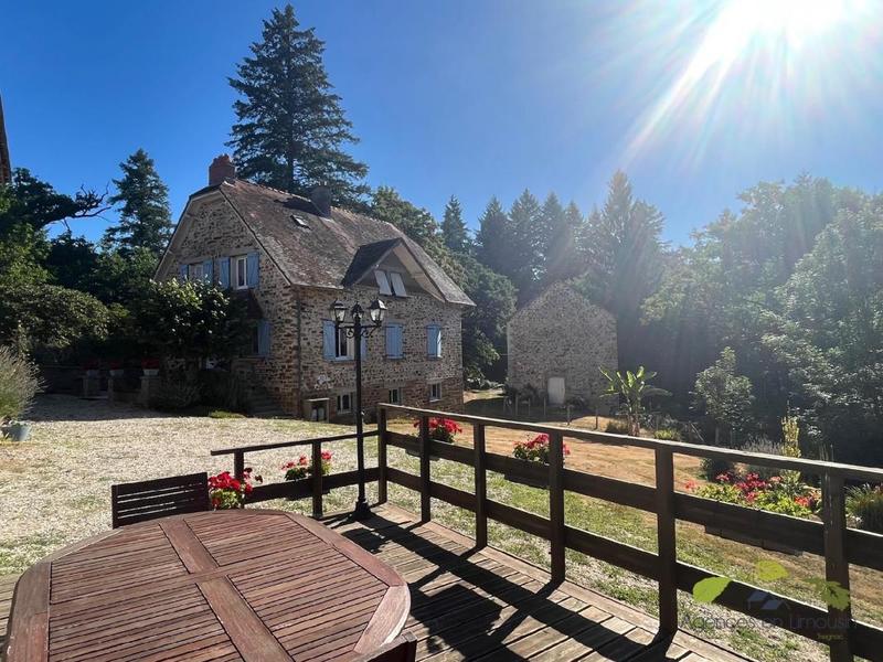 Maison - 140 m² - 6 pièces