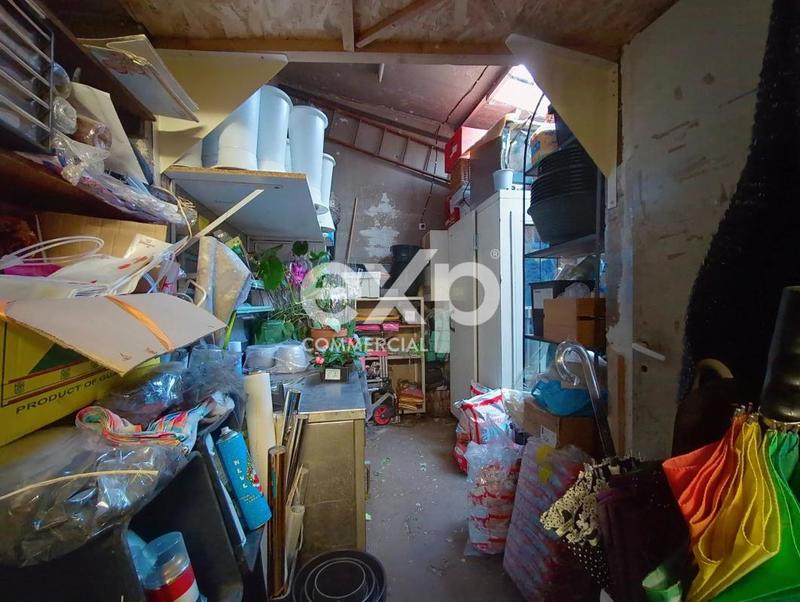 Magasins - 57 m² - 7 pièces