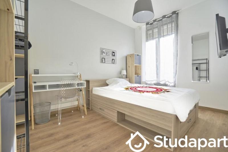 Chambre - 11 m² - 1 pièce