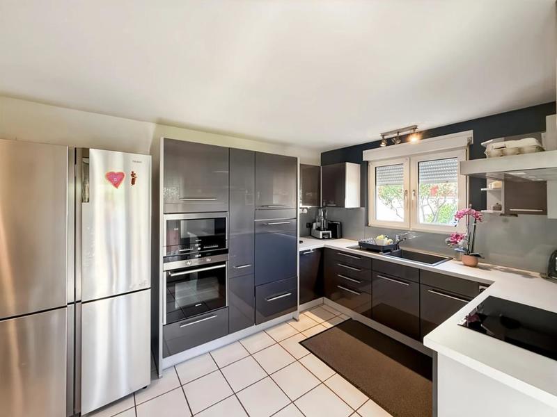 Maison - 185 m² - 6 pièces