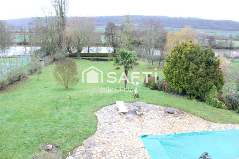 Maison - 220 m² - 8 pièces