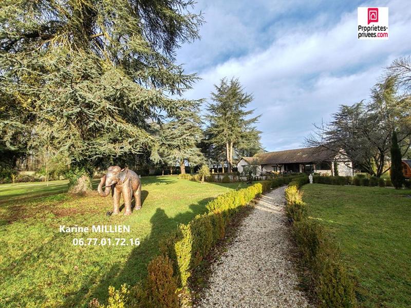 Maison - 400 m² - 13 pièces