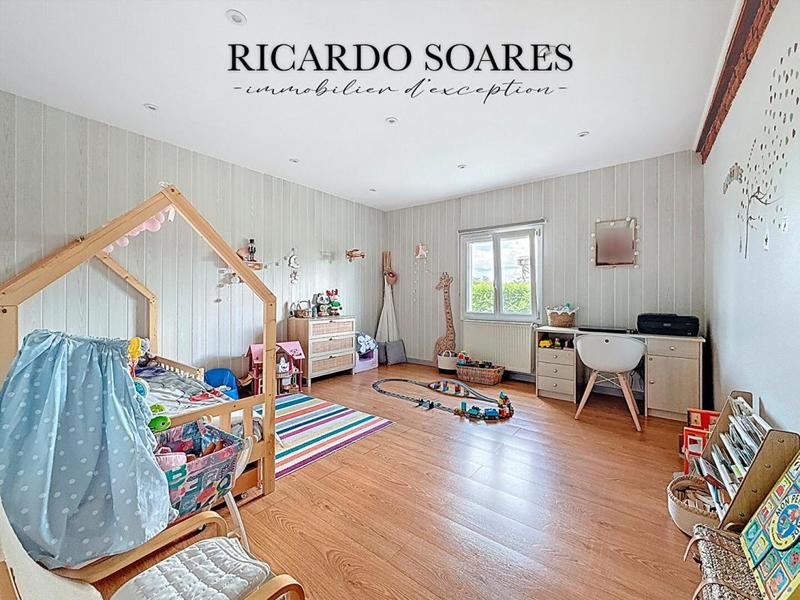 Maison - 218 m² - 8 pièces