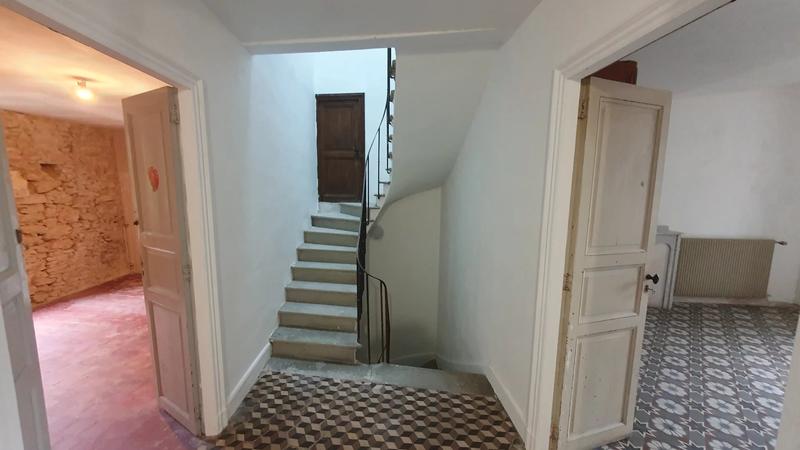 Maison - 250 m² - 8 pièces