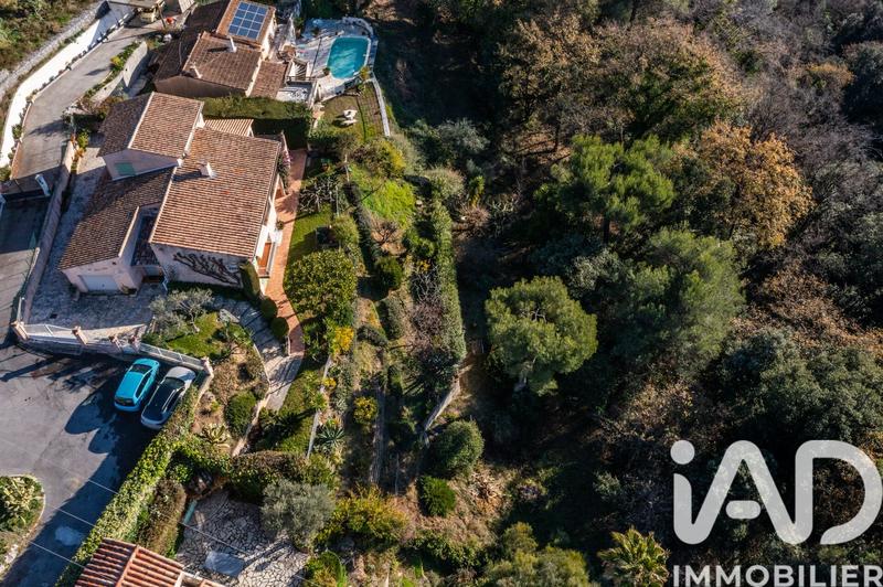 Maison - 230 m² - 7 pièces