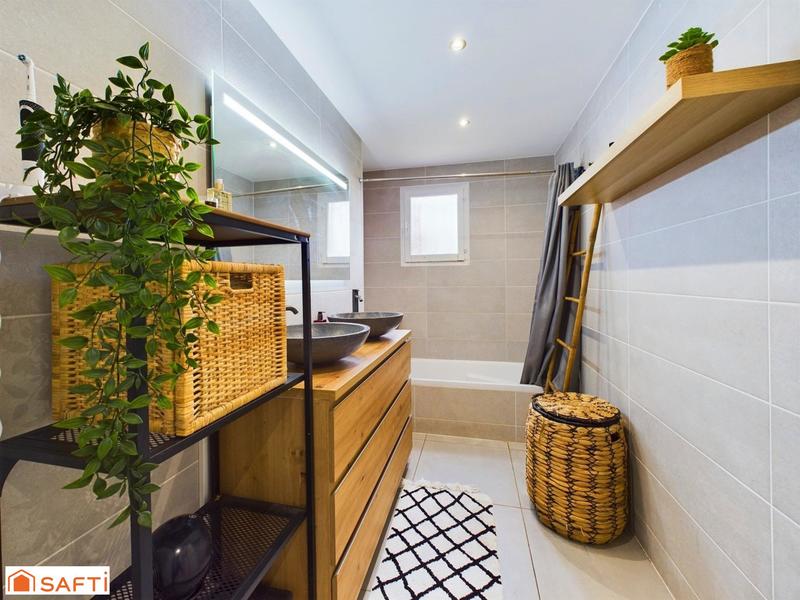 Maison - 110 m² - 4 pièces