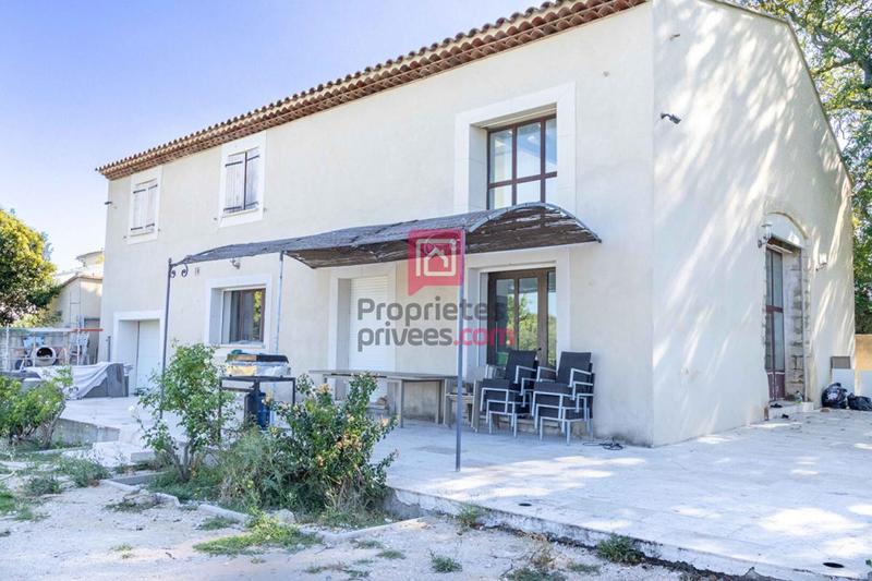Maison - 240 m² - 9 pièces