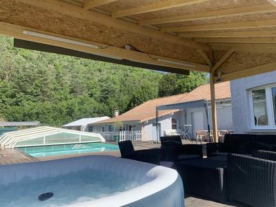 Propriété - 203 m² - 7 pièces