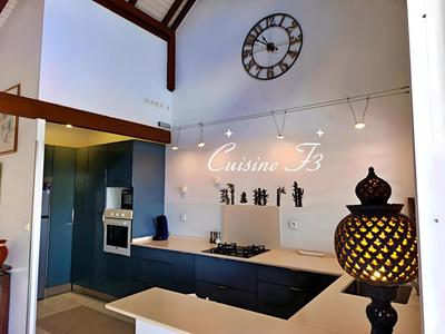 Maison - 445 m² - 11 pièces