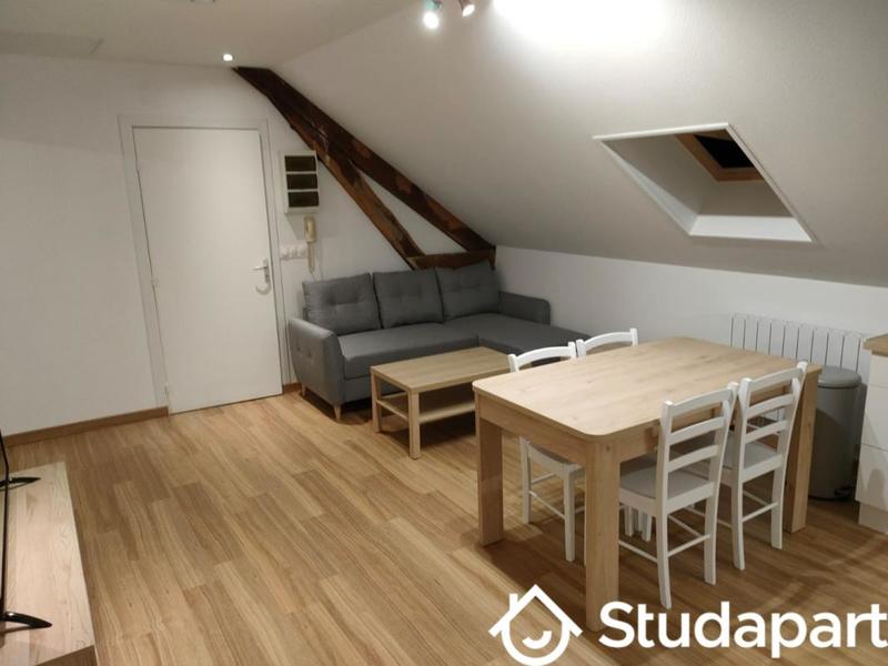 Chambre - 11 m² - 1 pièce