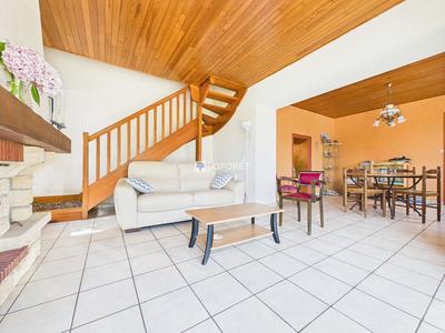 Maison traditionnelle - 120 m² - 6 pièces