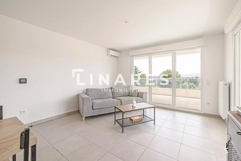 Appartement - 80 m² - 4 pièces