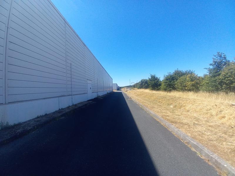 Local commercial - 1 837 m²