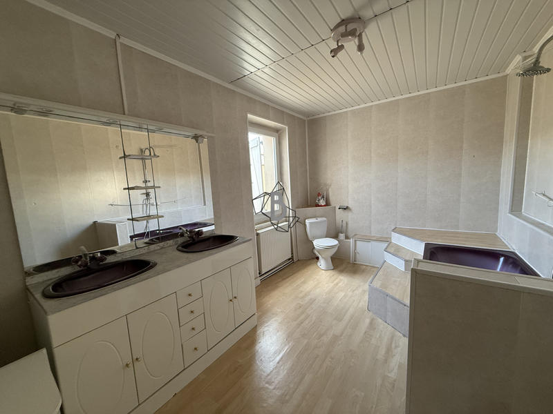 Maison de village - 248 m² - 10 pièces