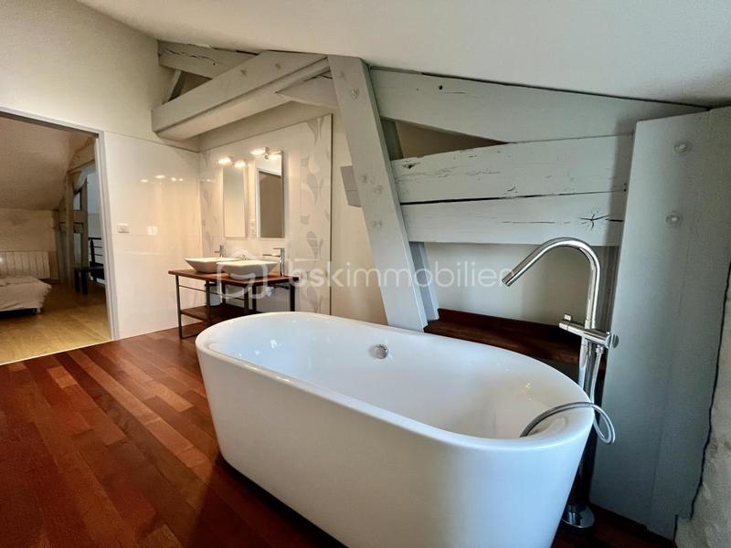 Corps de ferme - 371 m² - 9 pièces