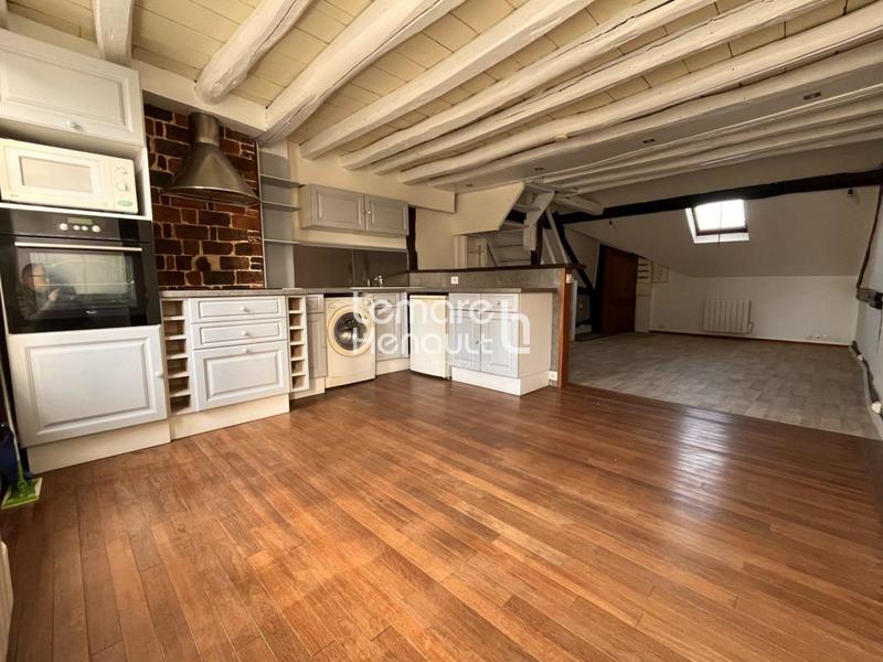 Studio - 40 m² - 2 pièces