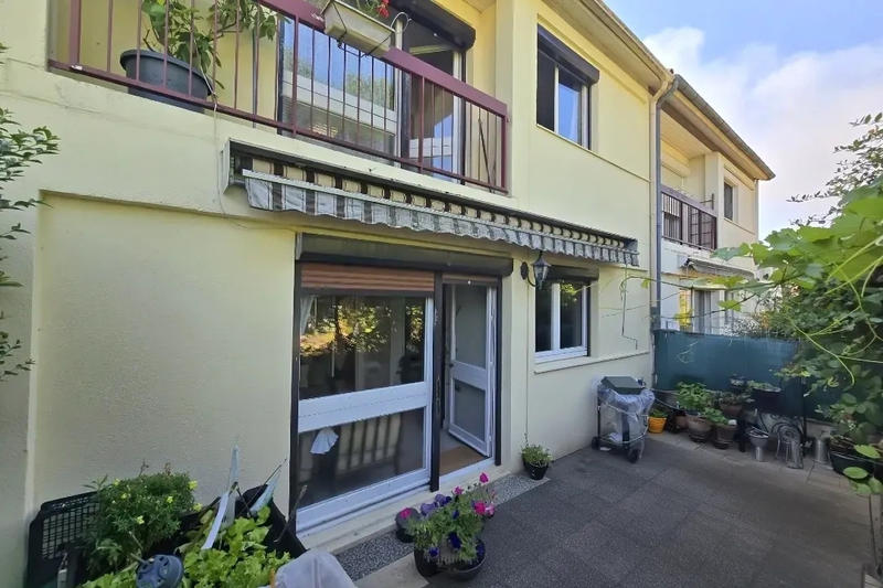 Maison - 93 m² - 5 pièces