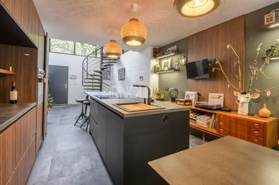 Maison - 140 m² - 5 pièces