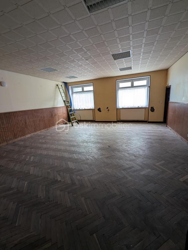 Local commercial - 241 m² - 5 pièces